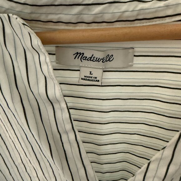 Madewell Courier Button-Back Shirt in Stripe-Play - Picture 3 of 5